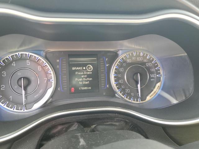 Photo 9 from auction – 2015 CHRYSLER 200 LIMITE with VIN 1C3CCCAB1FN610205