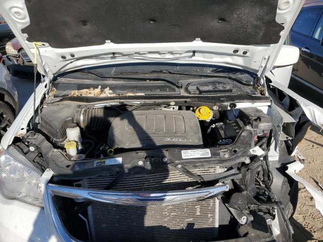 Photo 12 from auction – 2016 CHRYSLER TOWN & COU with VIN 2C4RC1BG9GR230070