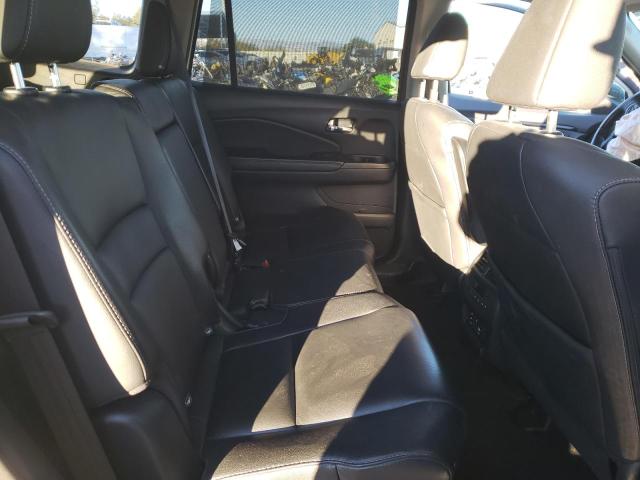 Photo 10 from auction – 2017 HONDA PILOT TOUR with VIN 5FNYF5H93HB002632