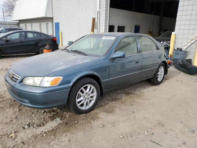 TOYOTA CAMRY LE 2000 with VIN 4T1BF28K2YU944777 - Photo from auction