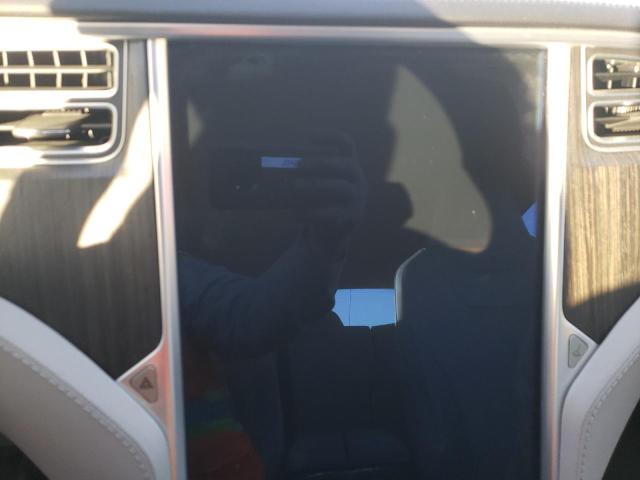 Photo 9 from auction – 2013 TESLA MODEL S with VIN 5YJSA1CN4DFP14109