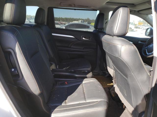 Photo 10 from auction – 2017 TOYOTA HIGHLANDER with VIN 5TDKZRFH5HS515097
