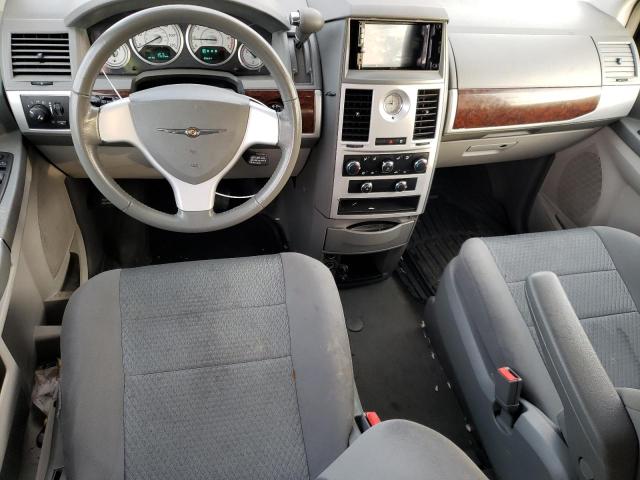 Photo 8 from auction – 2010 CHRYSLER TOWN & COU with VIN 2A4RR5D14AR491929