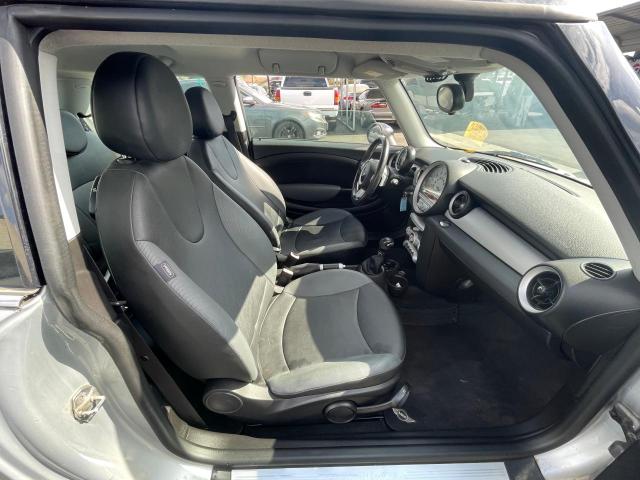 Photo 5 from auction – 2009 MINI COOPER with VIN WMWMF33559TW75232