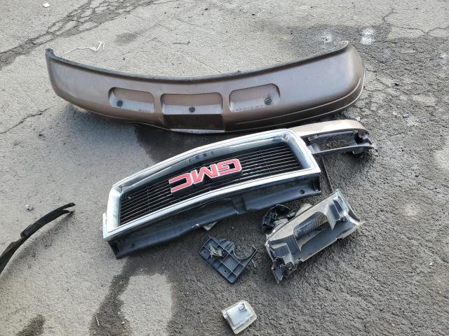 Photo 13 from auction – 2000 GMC SAFARI XT with VIN 1GDDM19W3YB516206