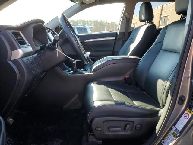 Foto 7 de la subasta – 2017 TOYOTA HIGHLANDER con VIN 5TDKZRFH5HS525855