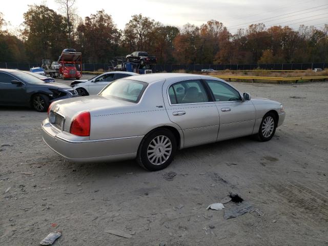 Photo 3 from auction – 2005 LINCOLN TOWN CAR with VIN 1LNHM82W55Y643598