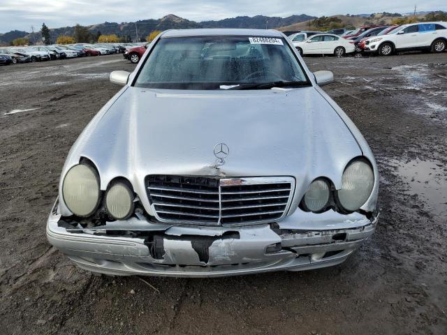 Photo 5 from auction – 2002 MERCEDES-BENZ E 320 with VIN WDBJF65J22B464517