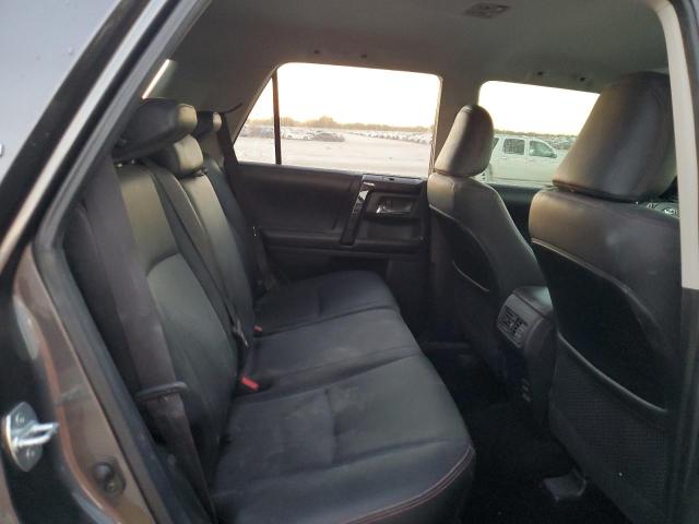 Photo 11 from auction – 2019 TOYOTA 4RUNNER SR with VIN JTEBU5JR2K5633513