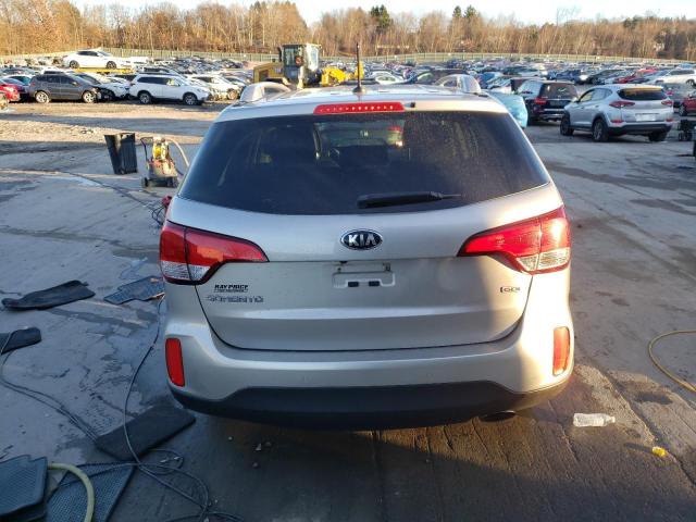 Photo 6 from auction – 2015 KIA SORENTO LX with VIN 5XYKTCA65FG656136