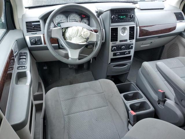 Photo 8 from auction – 2010 CHRYSLER TOWN & COU with VIN 2A4RR5D14AR235354