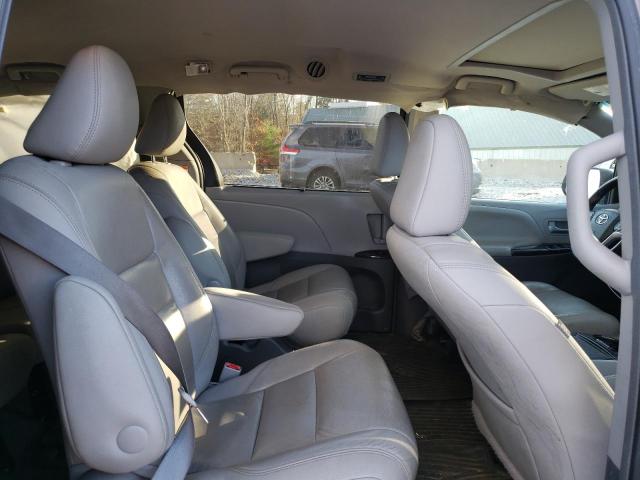 Photo 11 from auction – 2017 TOYOTA SIENNA XLE with VIN 5TDDZ3DC7HS155537