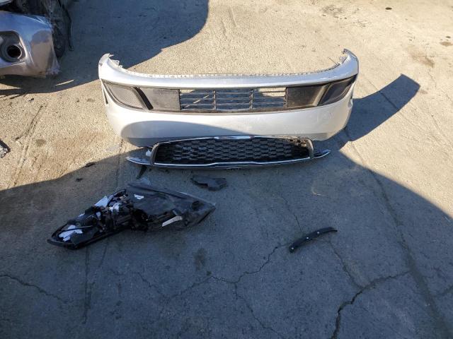 Photo 12 from auction – 2018 KIA FORTE LX with VIN 3KPFK4A79JE252541
