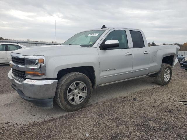 CHEVROLET SILVERADO 2018 with VIN 1GCRCREC7JZ117321 - Photo from auction