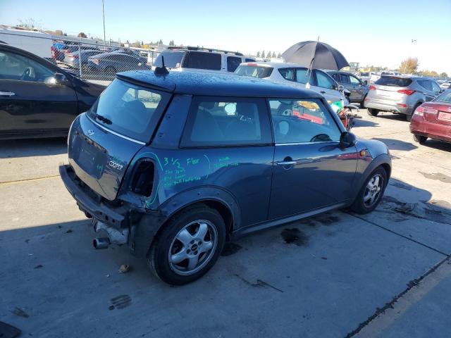 Photo 3 from auction – 2009 MINI COOPER with VIN WMWMF33549TW79899