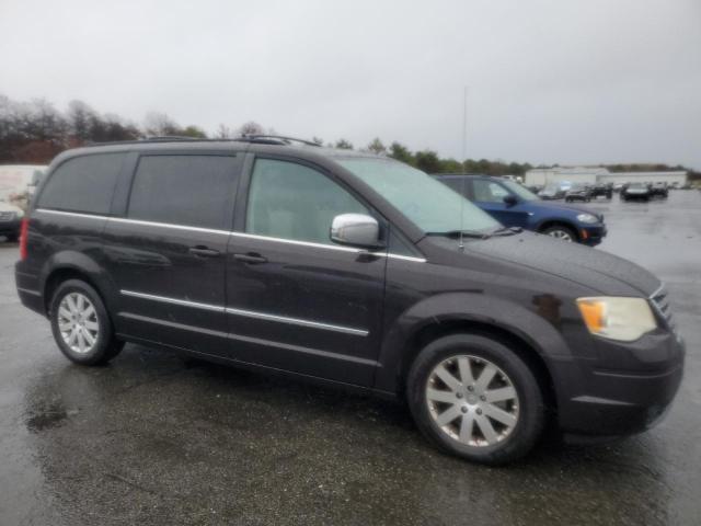 Photo 4 from auction – 2010 CHRYSLER TOWN & COU with VIN 2A4RR8DX0AR381837
