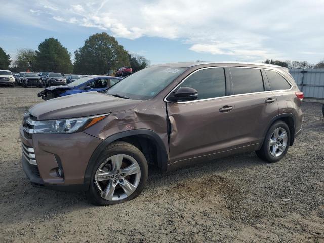 TOYOTA HIGHLANDER 2018 with VIN 5TDDZRFH4JS826650 - Photo from auction