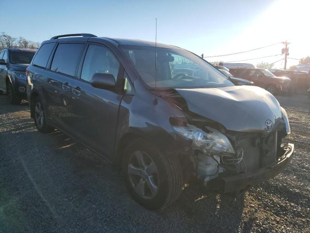 Photo 4 from auction – 2014 TOYOTA SIENNA LE with VIN 5TDKK3DC1ES431282