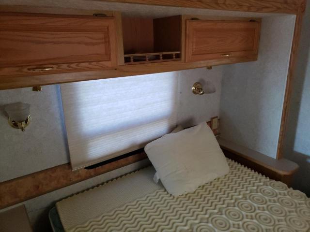 Photo 6 from auction – 2002 WINNEBAGO MOTORHOME with VIN 5B4MP67GX23348530