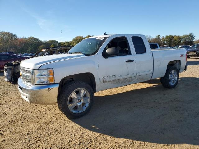 CHEVROLET SILVERADO 2013 with VIN 1GCRKSE71DZ229470 - Photo from auction