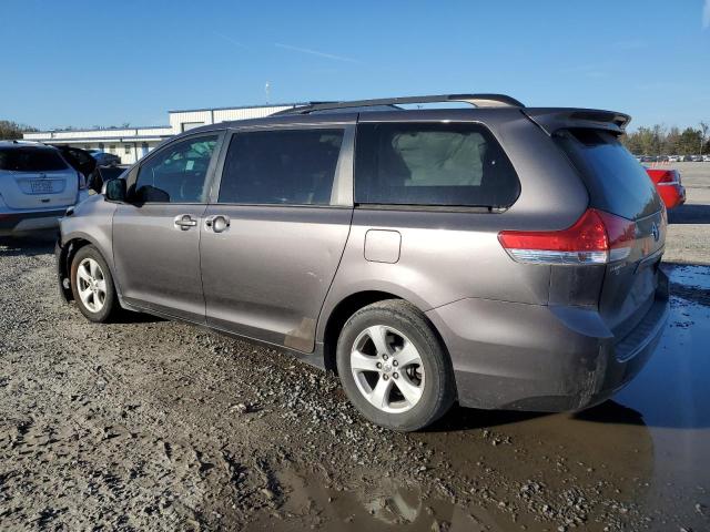 Photo 2 from auction – 2013 TOYOTA SIENNA LE with VIN 5TDKK3DC5DS400762
