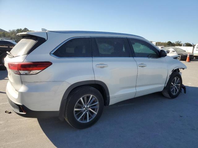 Photo 3 from auction – 2018 TOYOTA HIGHLANDER with VIN 5TDJZRFH6JS545503
