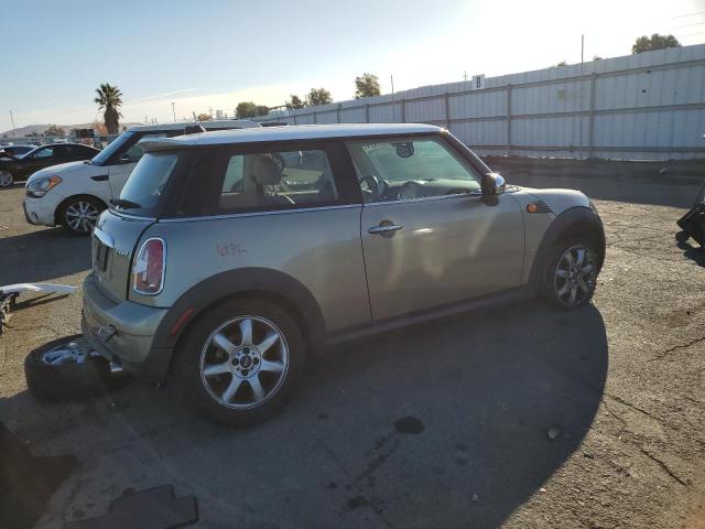 Photo 3 from auction – 2007 MINI COOPER with VIN WMWMF335X7TL67261