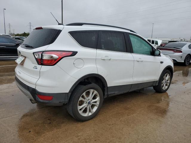 Photo 3 from auction – 2017 FORD ESCAPE SE with VIN 1FMCU9GD4HUD44591