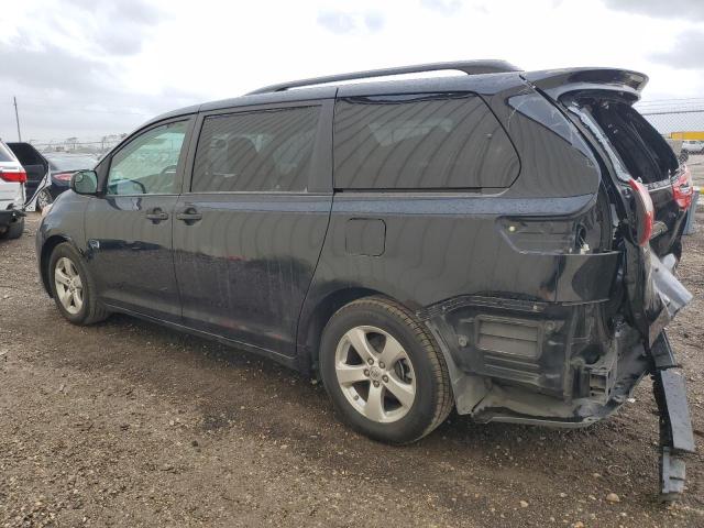 Photo 2 from auction – 2017 TOYOTA SIENNA LE with VIN 5TDKZ3DC3HS881189