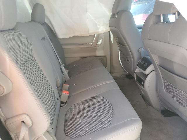 Photo 10 from auction – 2007 SATURN OUTLOOK XE with VIN 5GZER137X7J105691