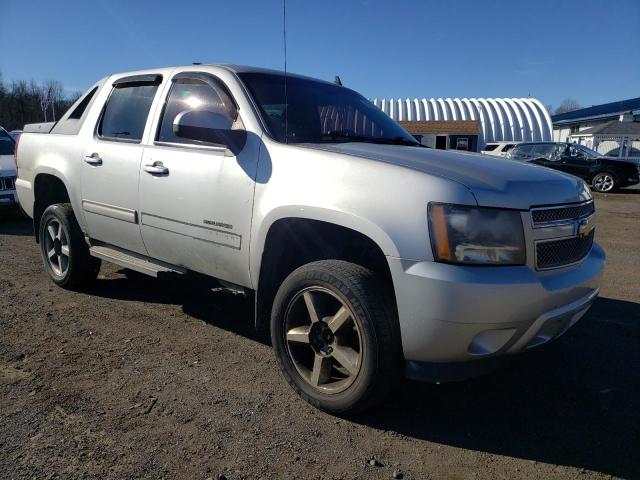 Photo 4 from auction – 2010 CHEVROLET AVALANCHE with VIN 3GNVKFE05AG288324