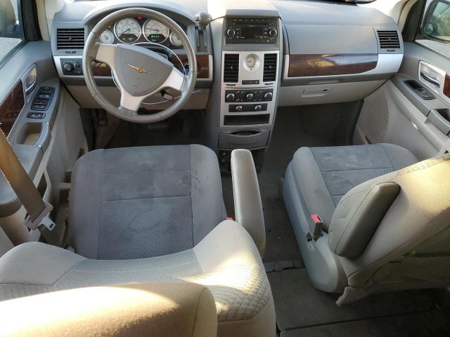 Photo 8 from auction – 2010 CHRYSLER TOWN & COU with VIN 2A4RR5DX9AR394052