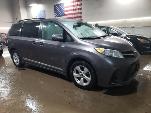 Photo 4 from auction – 2018 TOYOTA SIENNA LE with VIN 5TDKZ3DCXJS944861