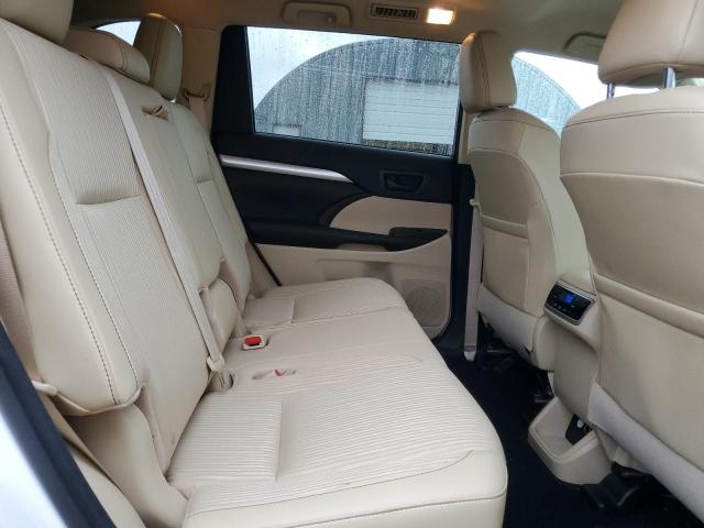 Photo 11 from auction – 2016 TOYOTA HIGHLANDER with VIN 5TDBKRFH0GS298769