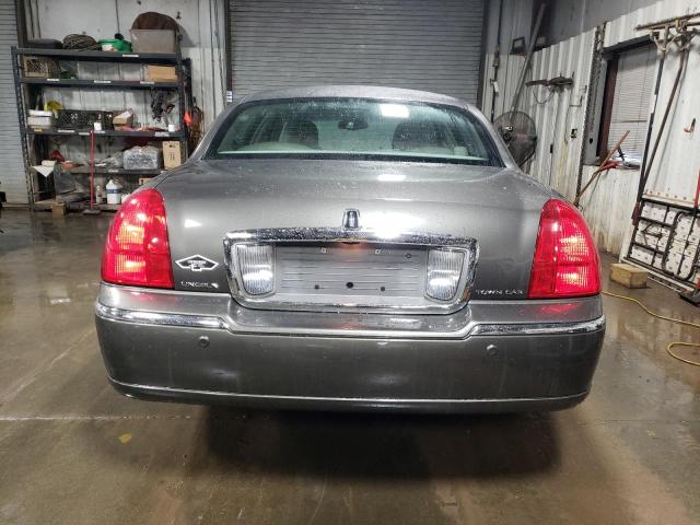 Photo 6 from auction – 2004 LINCOLN TOWN CAR U with VIN 1LNHM83W94Y653600