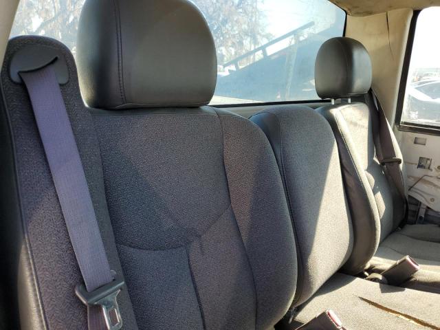 Photo 10 from auction – 2004 CHEVROLET SILVERADO with VIN 1GCEK14V84Z189042