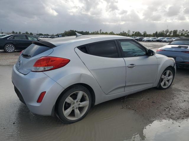 Photo 3 from auction – 2013 HYUNDAI VELOSTER with VIN KMHTC6AD6DU141092