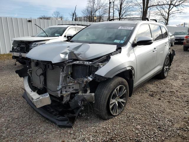 TOYOTA HIGHLANDER 2019 with VIN 5TDBZRFH3KS742747 - Photo from auction