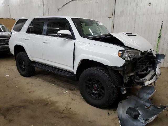 Photo 4 from auction – 2014 TOYOTA 4RUNNER SR with VIN JTEBU5JR8E5173973