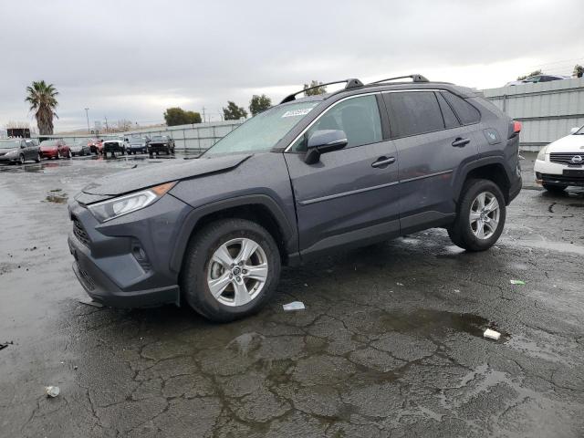 TOYOTA RAV4 XLE 2021 with VIN 2T3W1RFV6MW106565 - Photo from auction