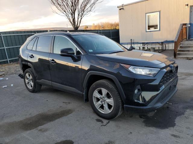 Photo 4 from auction – 2019 TOYOTA RAV4 XLE with VIN JTMP1RFVXKD016799