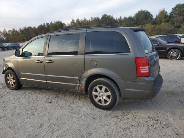 Photo 2 from auction – 2010 CHRYSLER TOWN & COU with VIN 2A4RR8D13AR321367