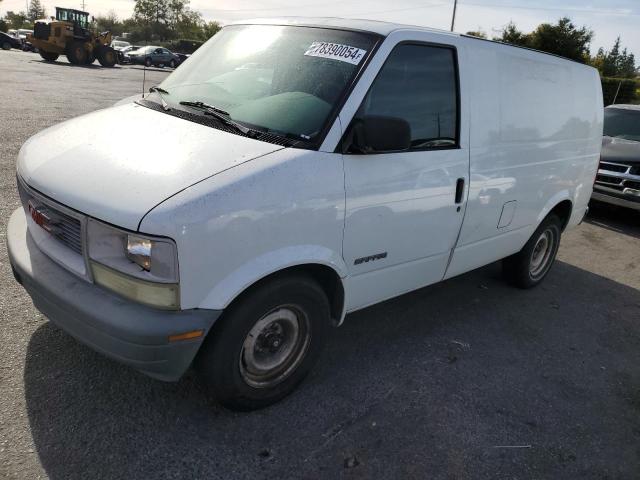 GMC SAFARI XT 2000 with VIN 1GTDM19W1YB522932 - Photo from auction