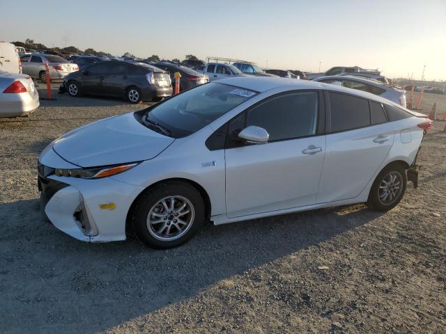 TOYOTA PRIUS PRIM 2022 with VIN JTDKAMFP0N3201095 - Photo from auction