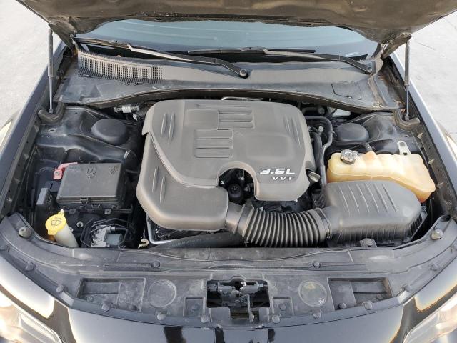 Photo 11 from auction – 2018 CHRYSLER 300 S with VIN 2C3CCABG5JH240599