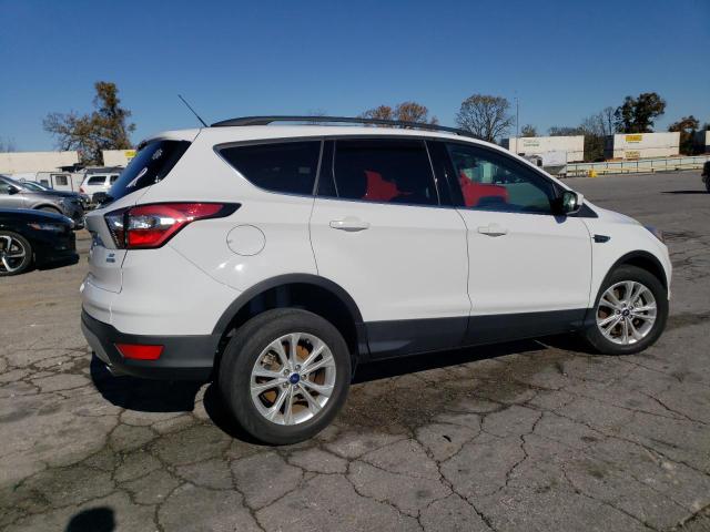 Photo 3 from auction – 2017 FORD ESCAPE SE with VIN 1FMCU9G91HUD41076