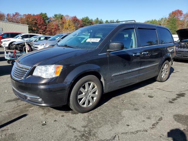 CHRYSLER TOWN & COU 2015 with VIN 2C4RC1BG3FR628177 - Photo from auction