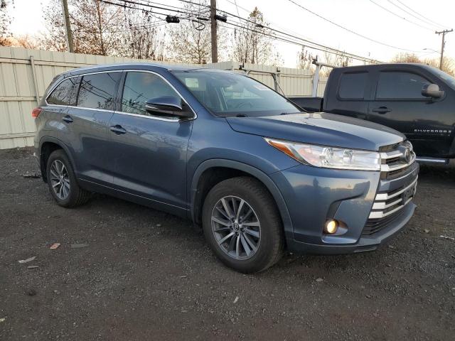Photo 4 from auction – 2017 TOYOTA HIGHLANDER with VIN 5TDJZRFHXHS423804
