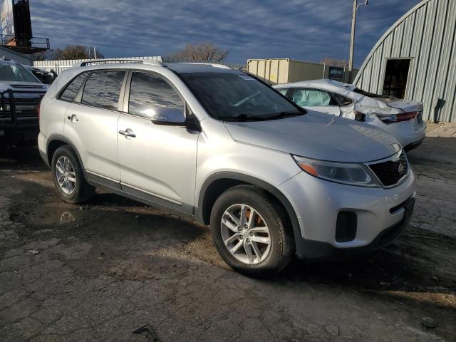 Photo 4 from auction – 2015 KIA SORENTO LX with VIN 5XYKT4A74FG559654