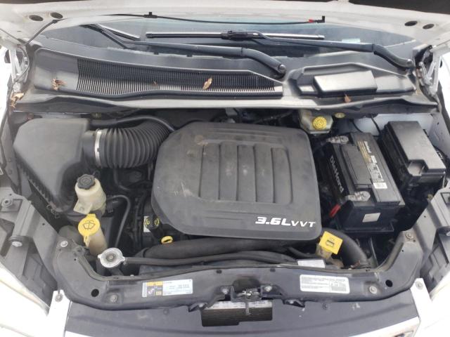 Photo 12 from auction – 2015 CHRYSLER TOWN & COU with VIN 2C4RC1BG3FR594807